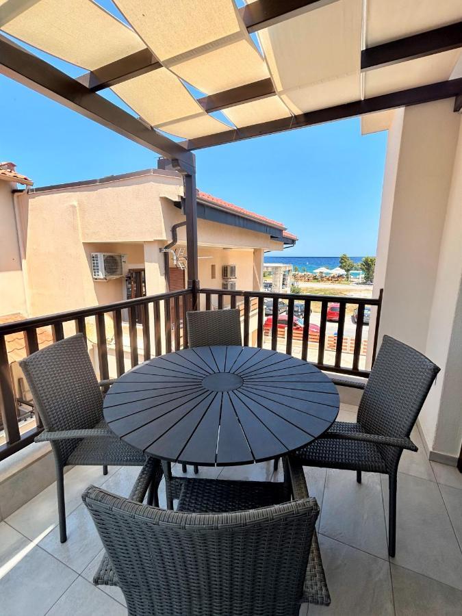 La Mer Luxury Apartments Ierissos Dış mekan fotoğraf