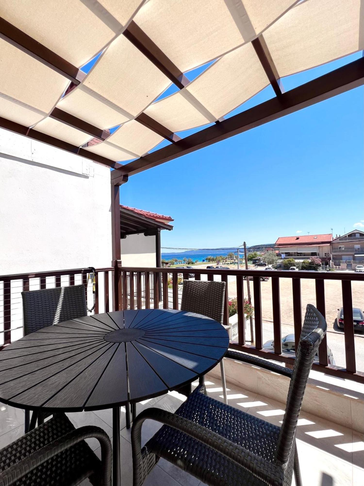 La Mer Luxury Apartments Ierissos Dış mekan fotoğraf