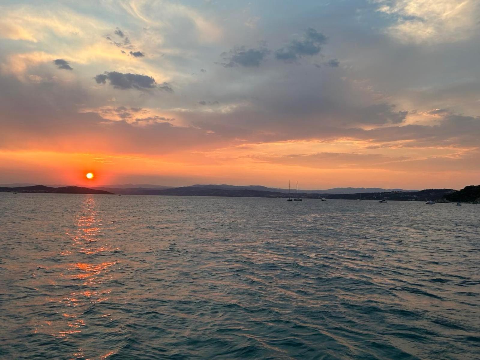 La Mer Luxury Apartments Ierissos Dış mekan fotoğraf